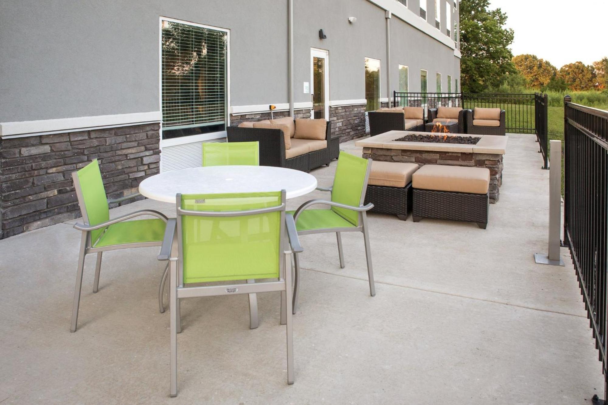 Holiday Inn & Suites Decatur-Forsyth By Ihg Esterno foto